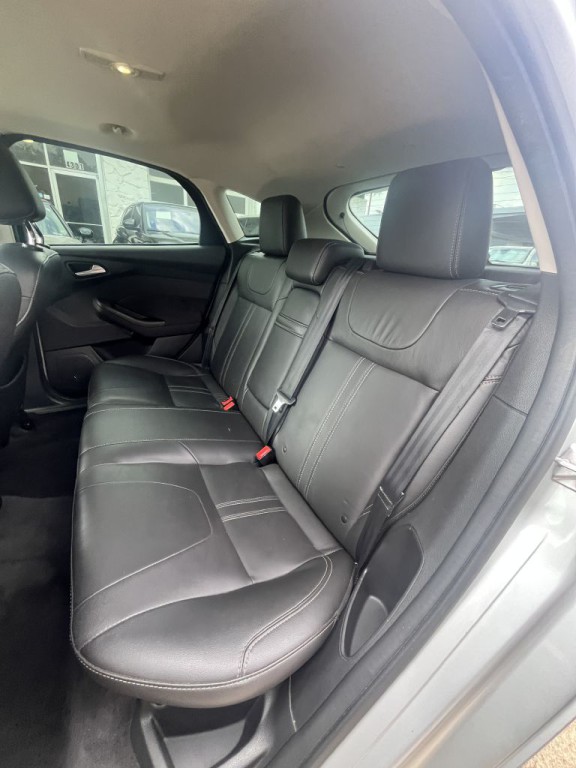 2012 Ford Focus Image 40