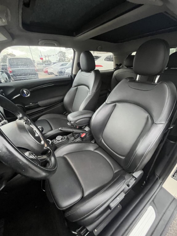 2016 MINI Cooper Image 13