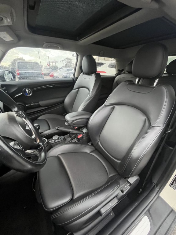 2016 MINI Cooper Image 14