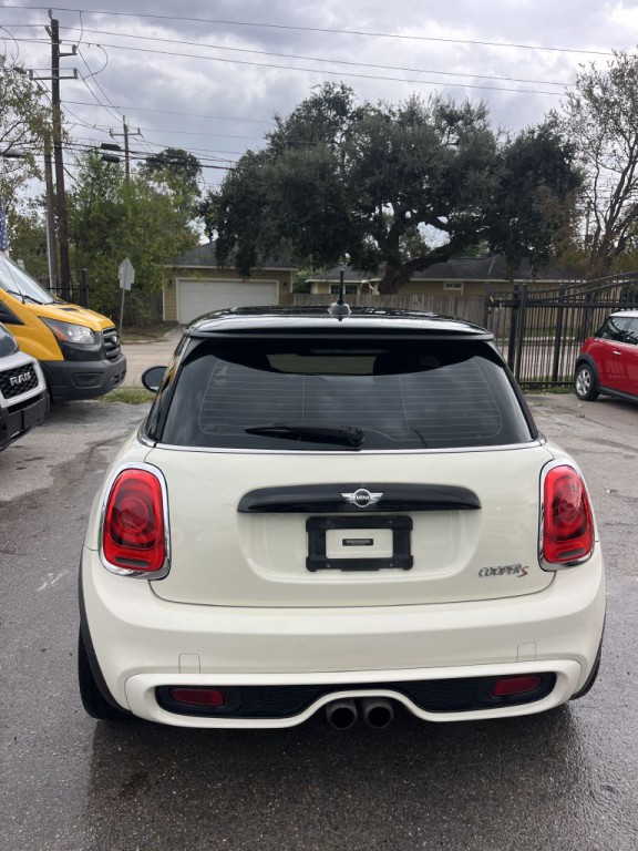 2016 MINI Cooper Image 18