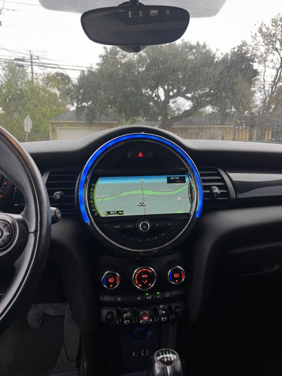 2016 MINI Cooper Image 34