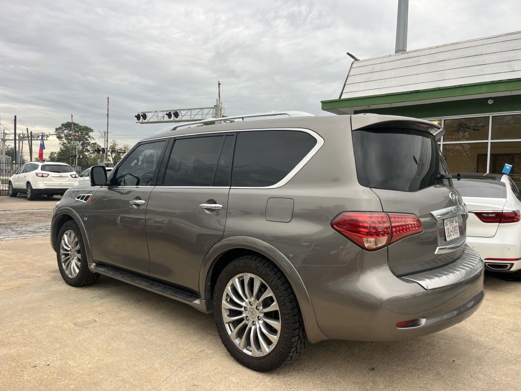 2017 INFINITI QX80 Image 4