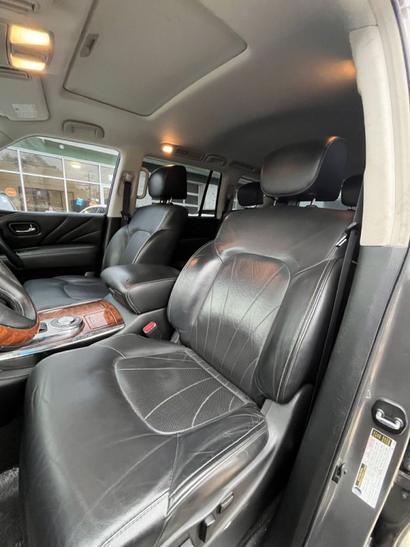 2017 INFINITI QX80 Image 5