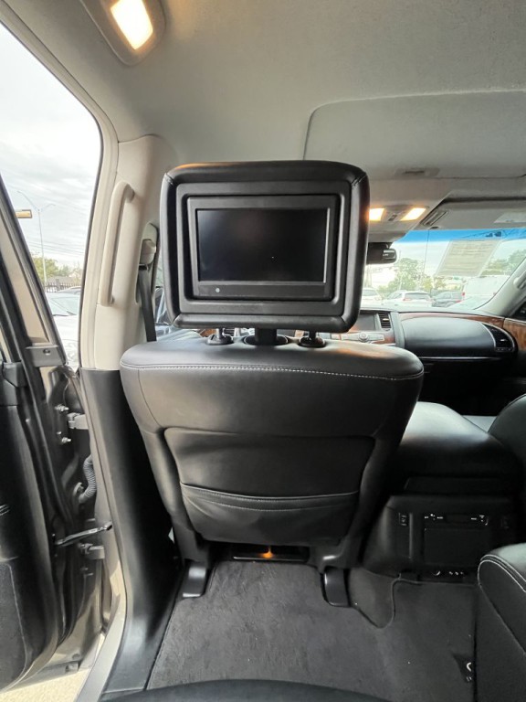 2017 INFINITI QX80 Image 10