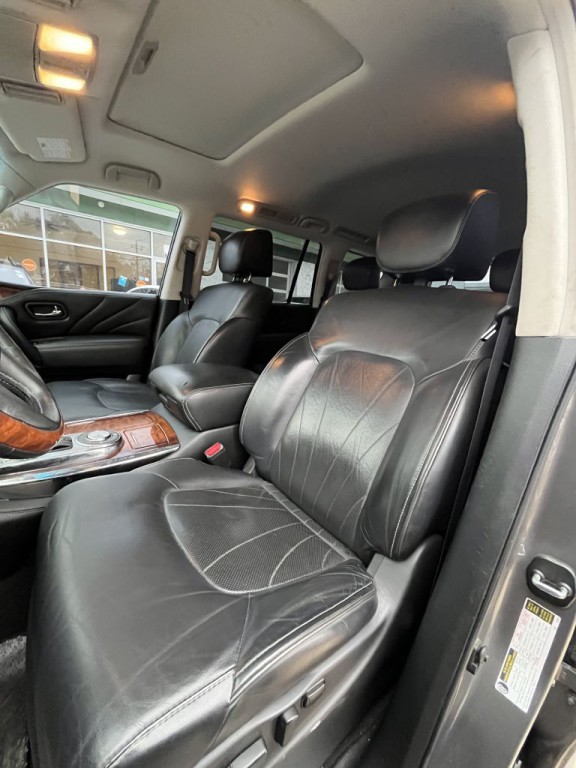 2017 INFINITI QX80 Image 12