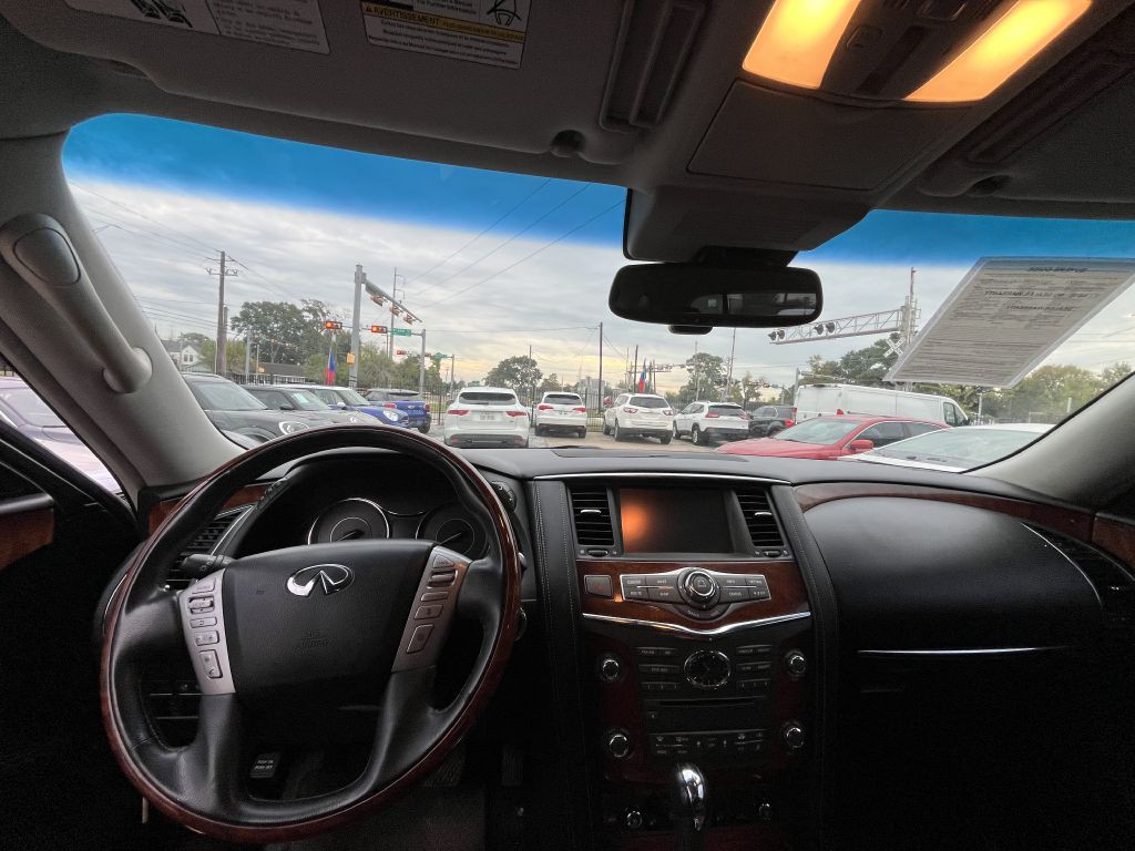 2017 INFINITI QX80 Image 17