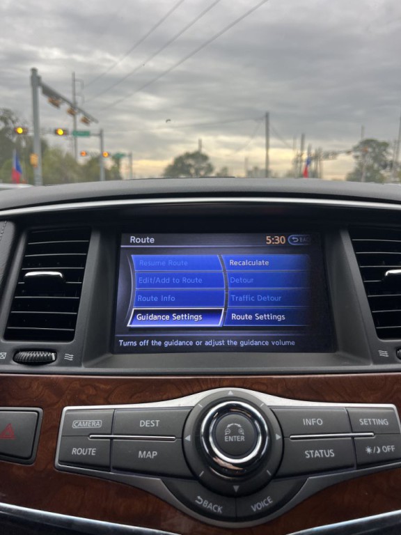 2017 INFINITI QX80 Image 22