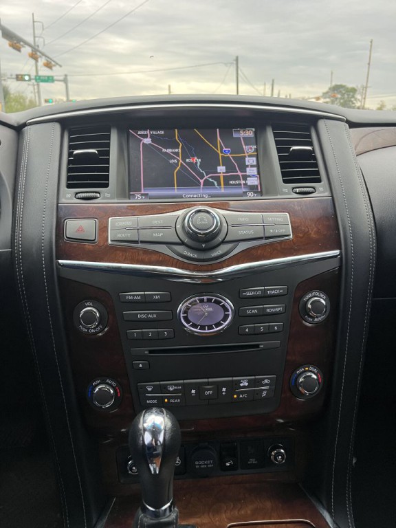 2017 INFINITI QX80 Image 23