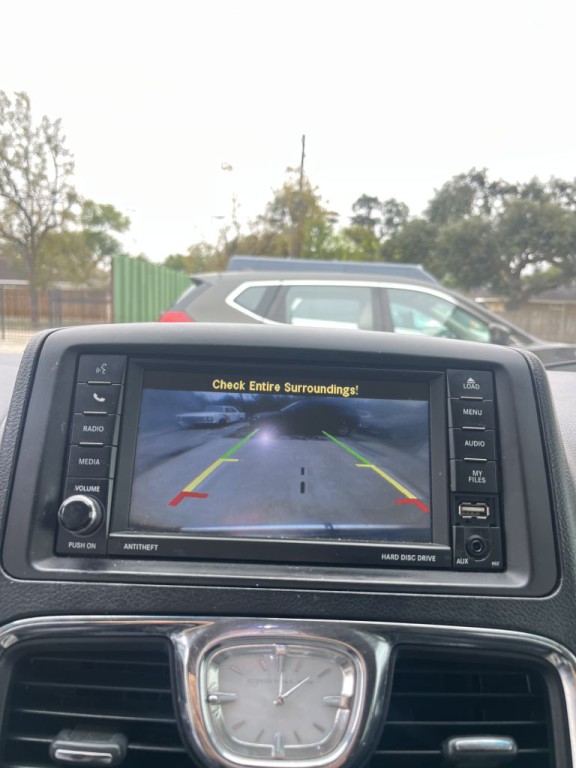 2013 Chrysler Town & Country Image 18