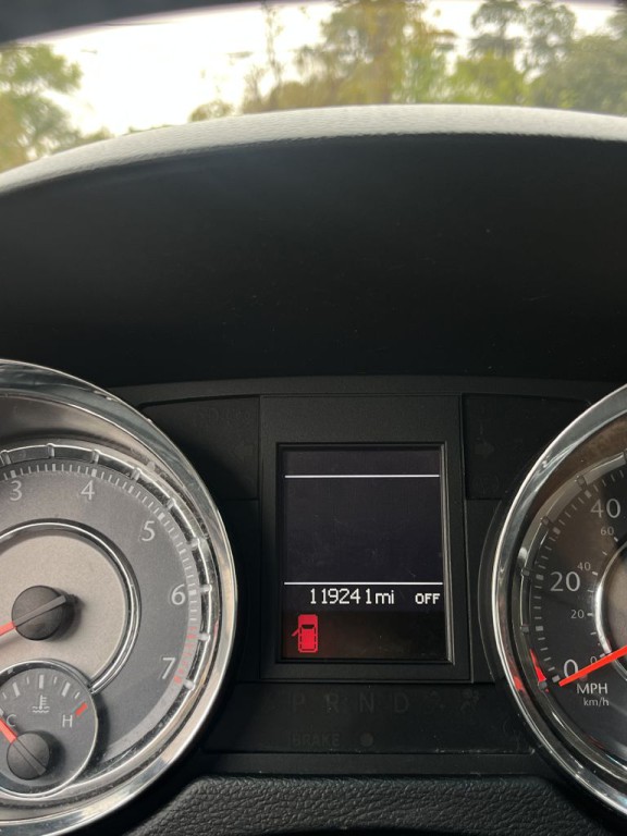 2013 Chrysler Town & Country Image 26