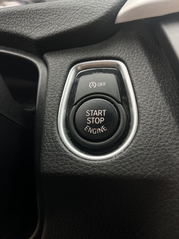 2015 BMW 3 Series Image 18