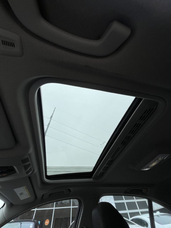 2015 BMW 3 Series Image 22