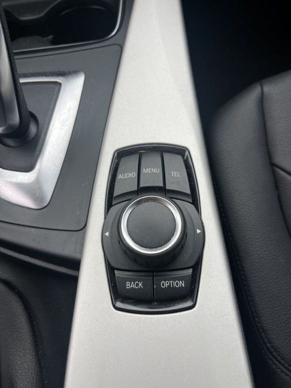 2015 BMW 3 Series Image 23