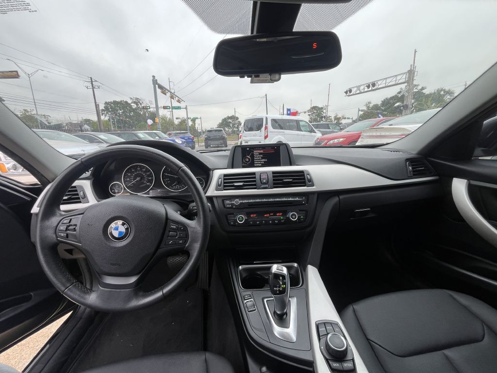 2015 BMW 3 Series Image 31