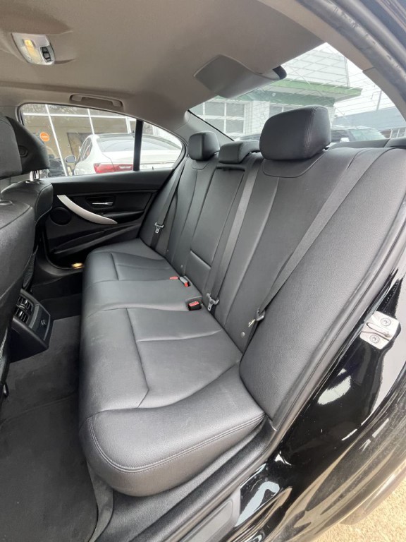 2015 BMW 3 Series Image 4