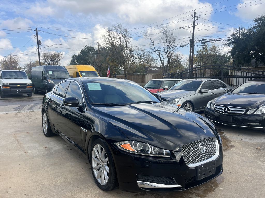 2012 Jaguar XF Image 13