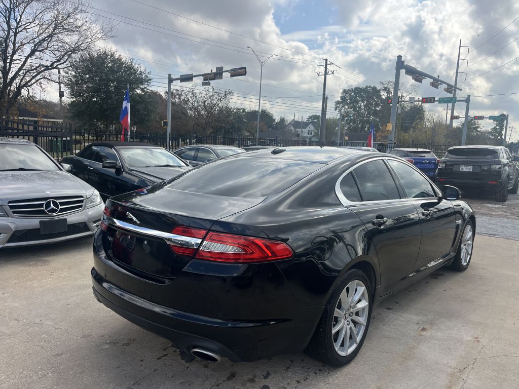 2012 Jaguar XF Image 14