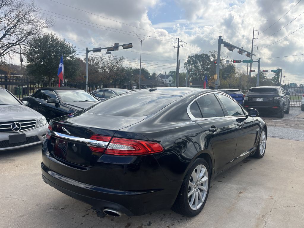 2012 Jaguar XF Image 15