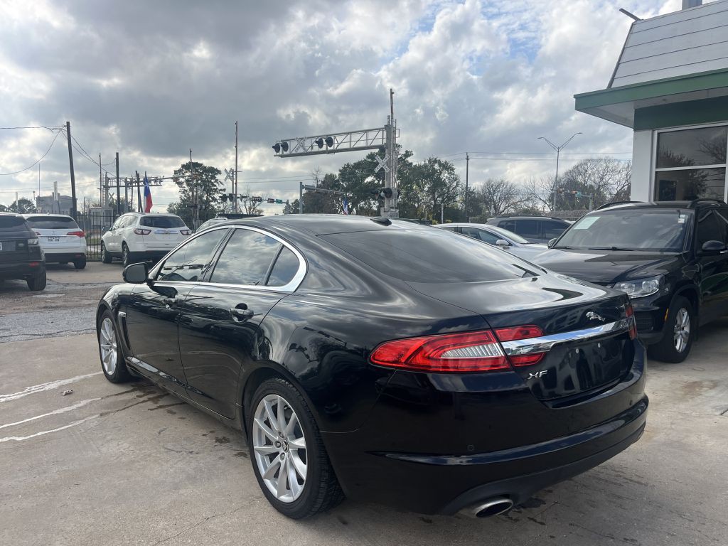 2012 Jaguar XF Image 16