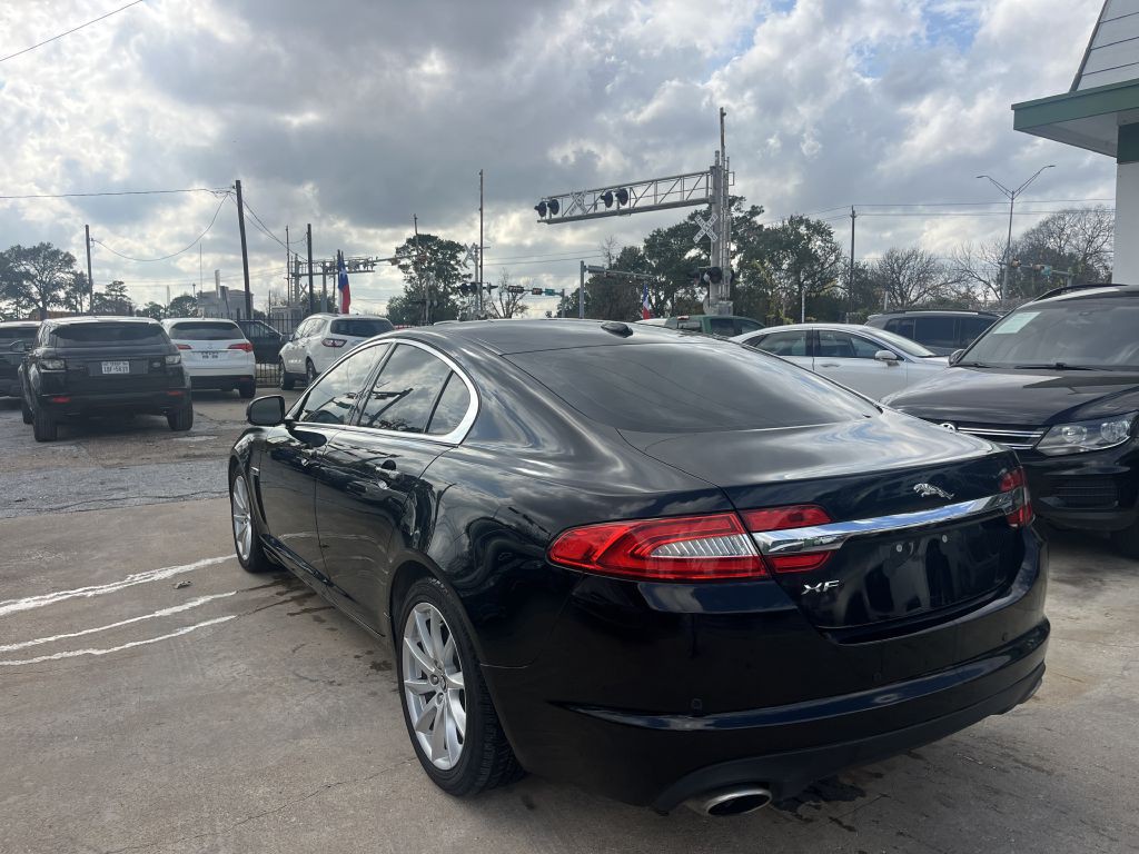 2012 Jaguar XF Image 17