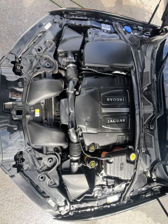 2012 Jaguar XF Image 22