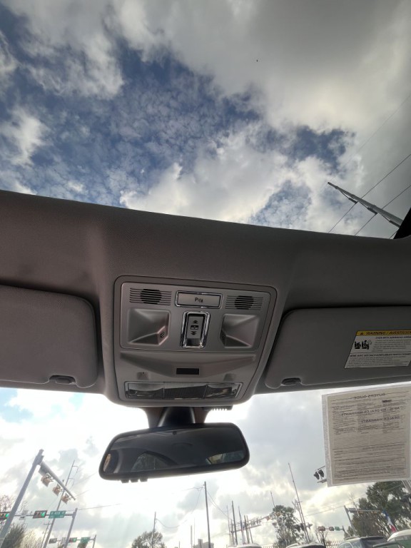 2012 Jaguar XF Image 24