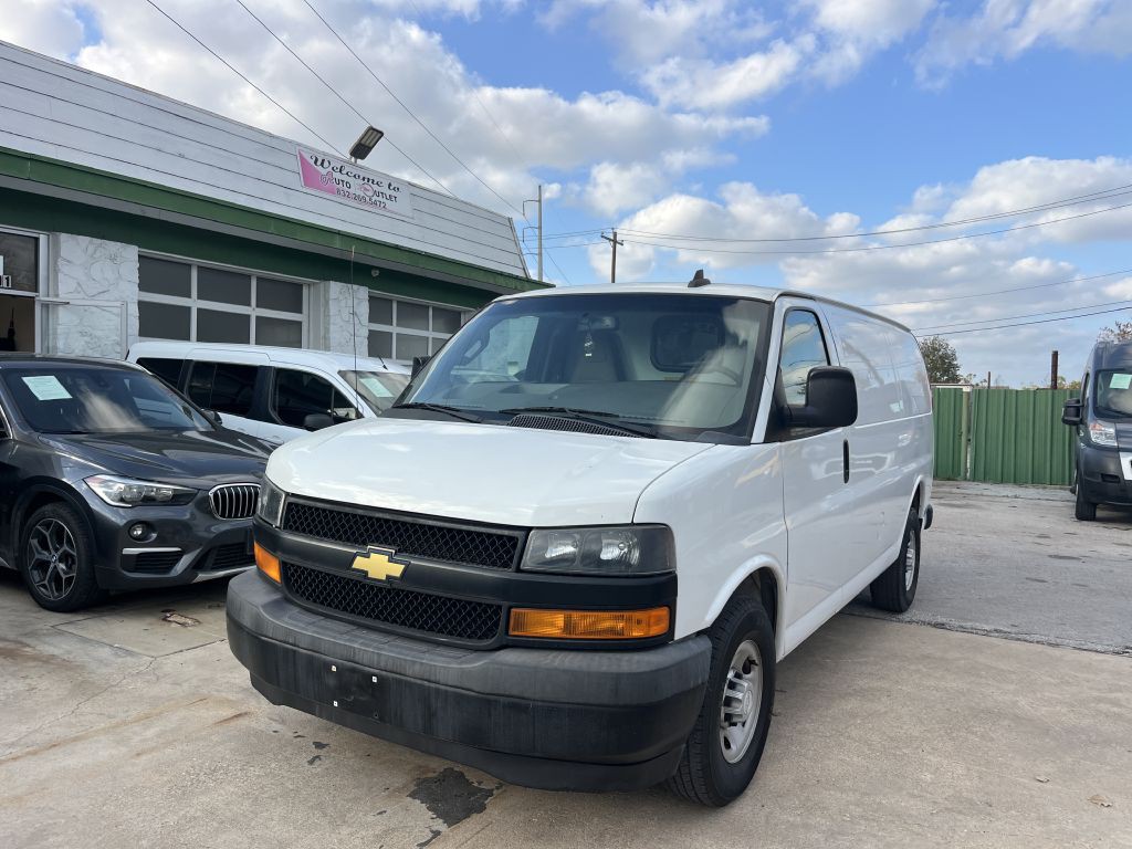 2018 Chevrolet Express Image 1