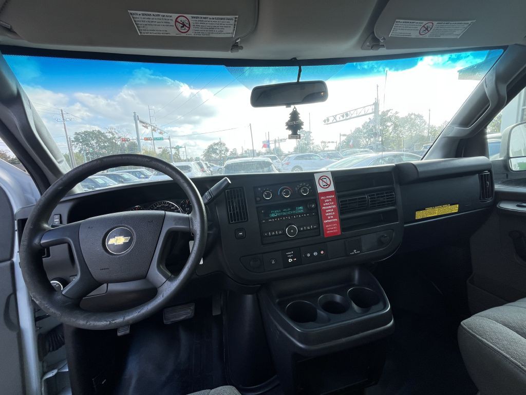 2018 Chevrolet Express Image 5