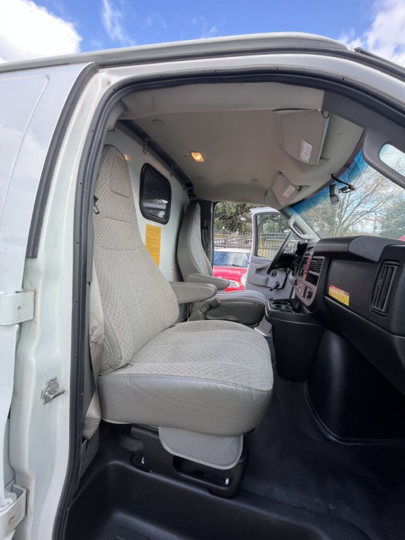 2018 Chevrolet Express Image 6