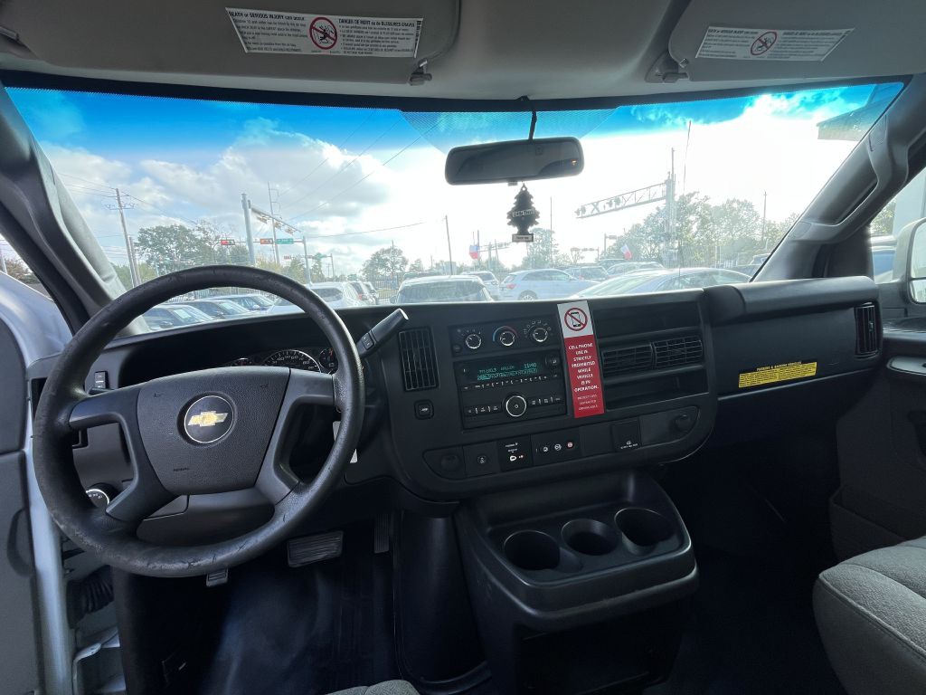 2018 Chevrolet Express Image 9