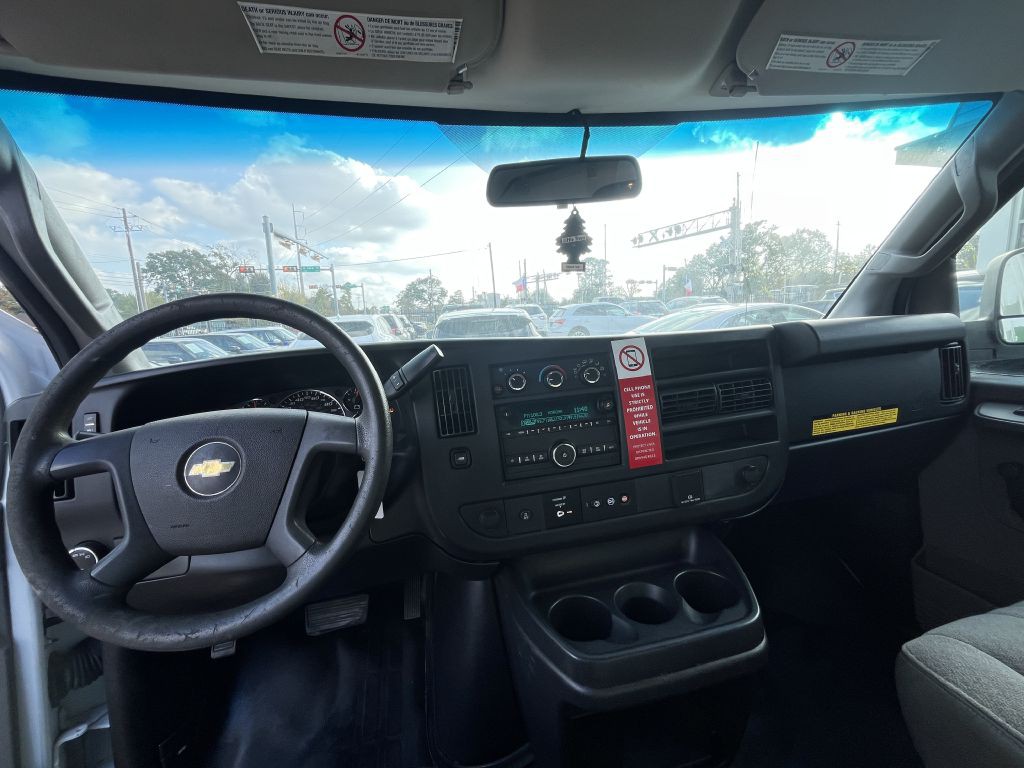 2018 Chevrolet Express Image 10