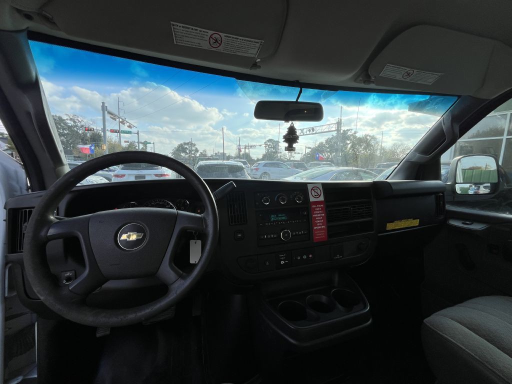 2018 Chevrolet Express Image 16