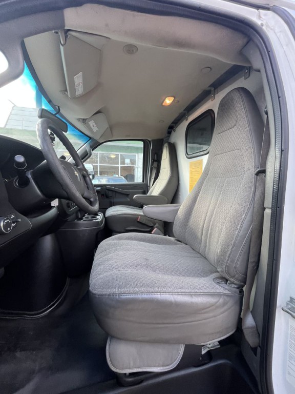 2018 Chevrolet Express Image 19