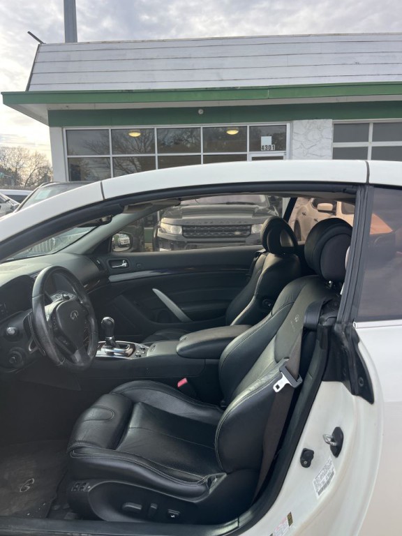 2010 INFINITI G37 Image 12