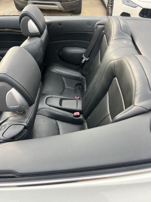 2010 INFINITI G37 Image 18