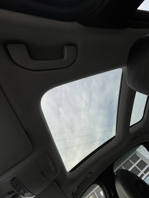 2016 Mercedes-Benz C-Class Image 13