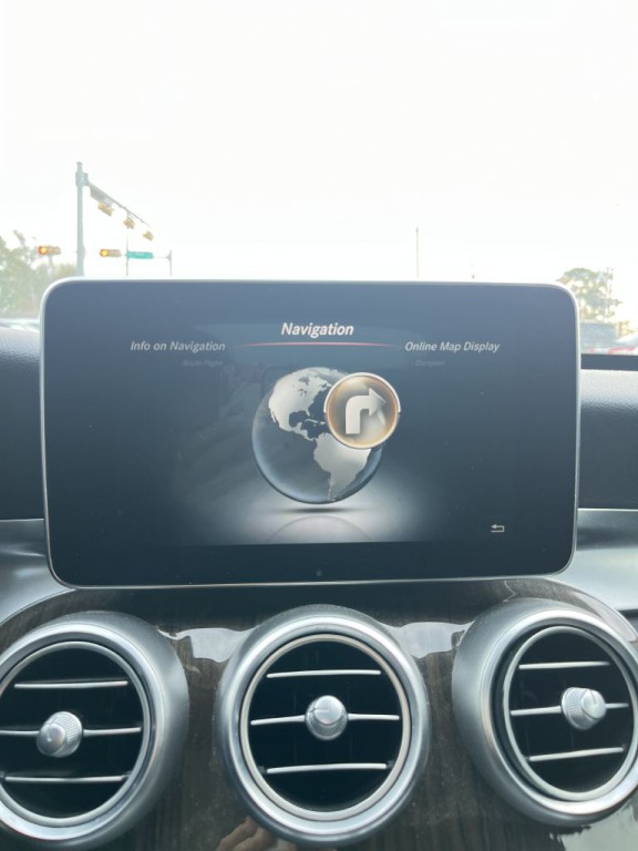 2016 Mercedes-Benz C-Class Image 18