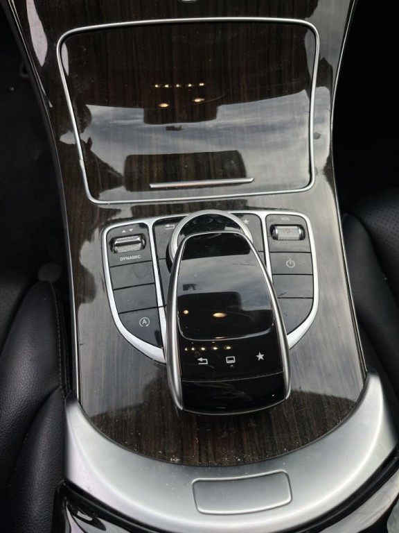 2016 Mercedes-Benz C-Class Image 25