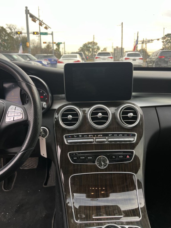 2016 Mercedes-Benz C-Class Image 26