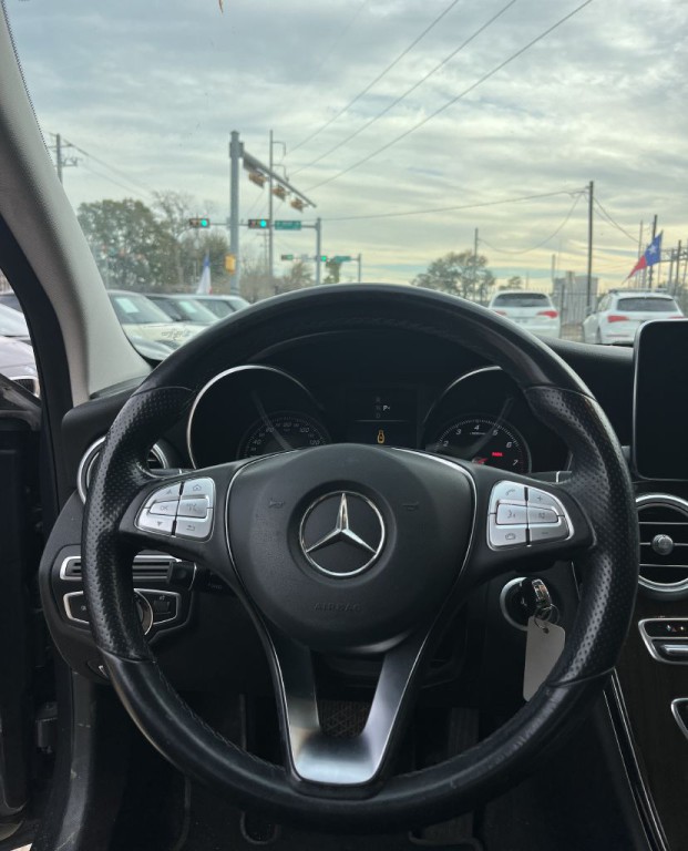 2016 Mercedes-Benz C-Class Image 30