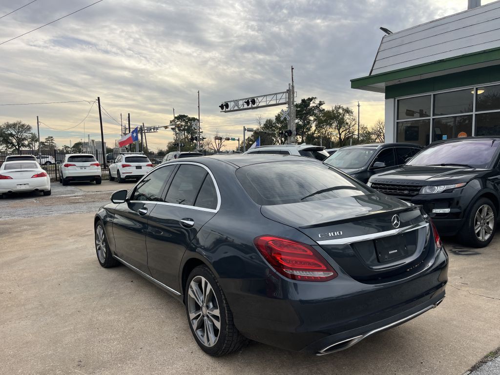 2016 Mercedes-Benz C-Class Image 37