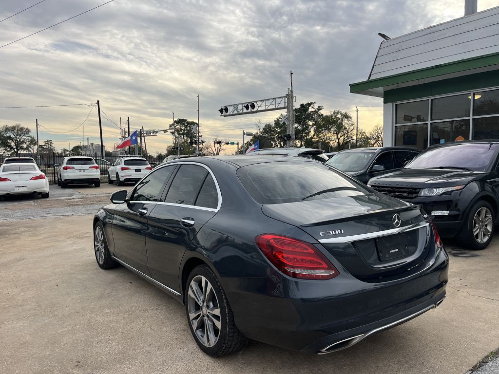 2016 Mercedes-Benz C-Class Image 38