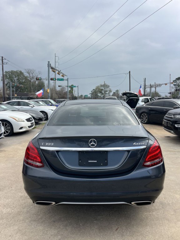 2016 Mercedes-Benz C-Class Image 3