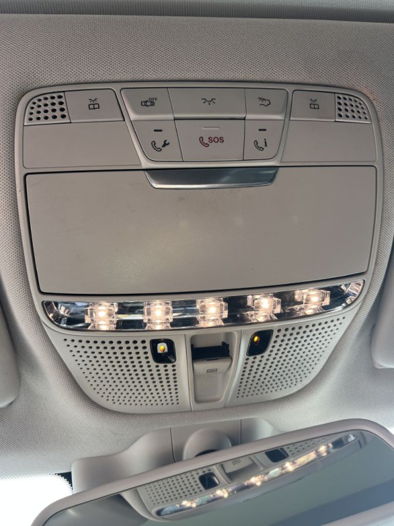 2016 Mercedes-Benz C-Class Image 12