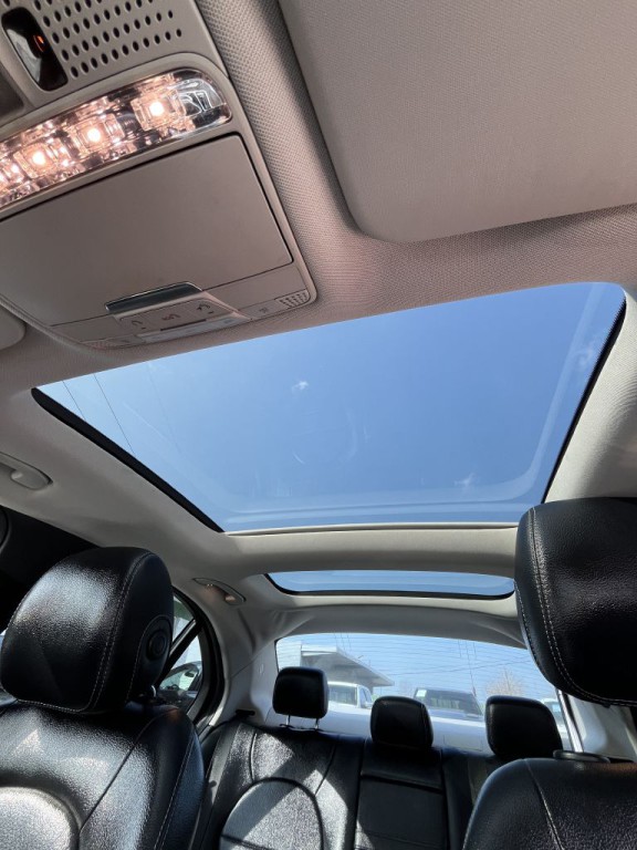 2016 Mercedes-Benz C-Class Image 13