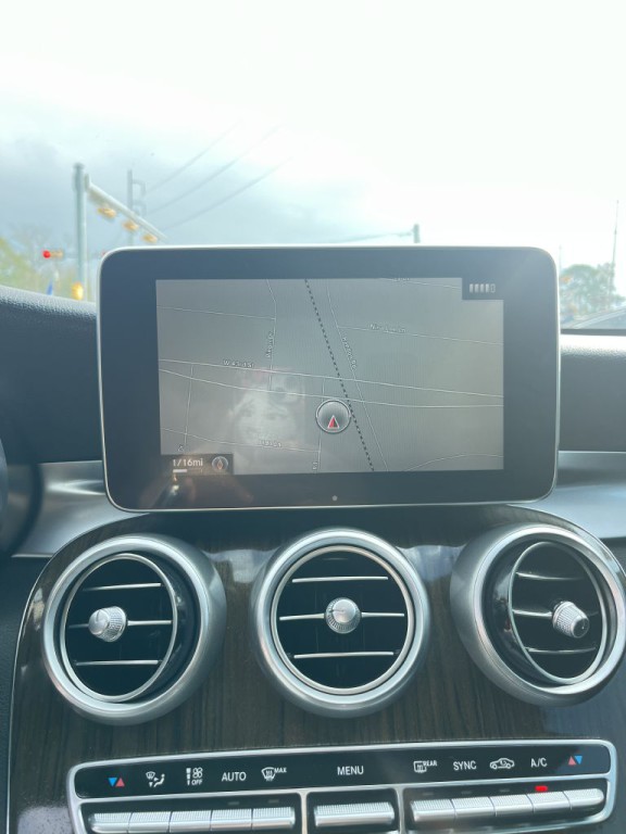 2016 Mercedes-Benz C-Class Image 18