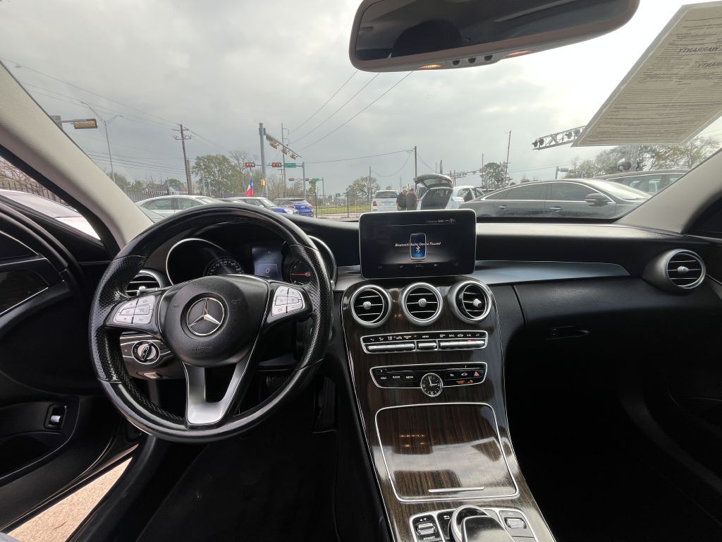 2016 Mercedes-Benz C-Class Image 22