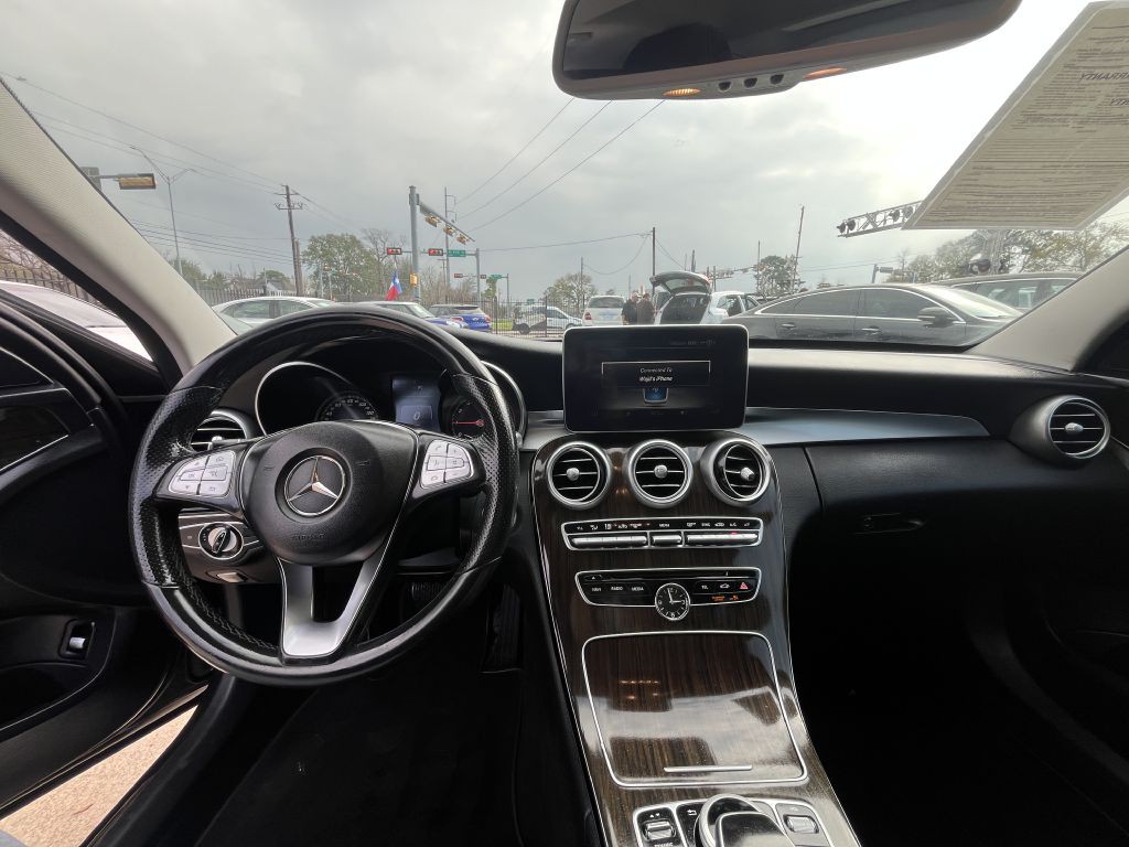 2016 Mercedes-Benz C-Class Image 23