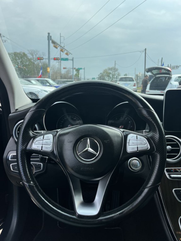 2016 Mercedes-Benz C-Class Image 24