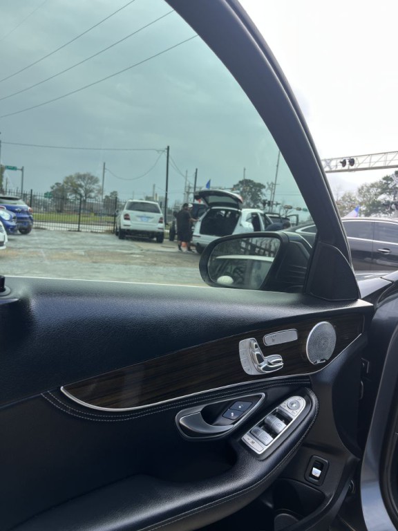 2016 Mercedes-Benz C-Class Image 27